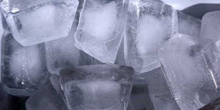 why-some-ice-cubes-are-clear-and-others-cloudy.jpg